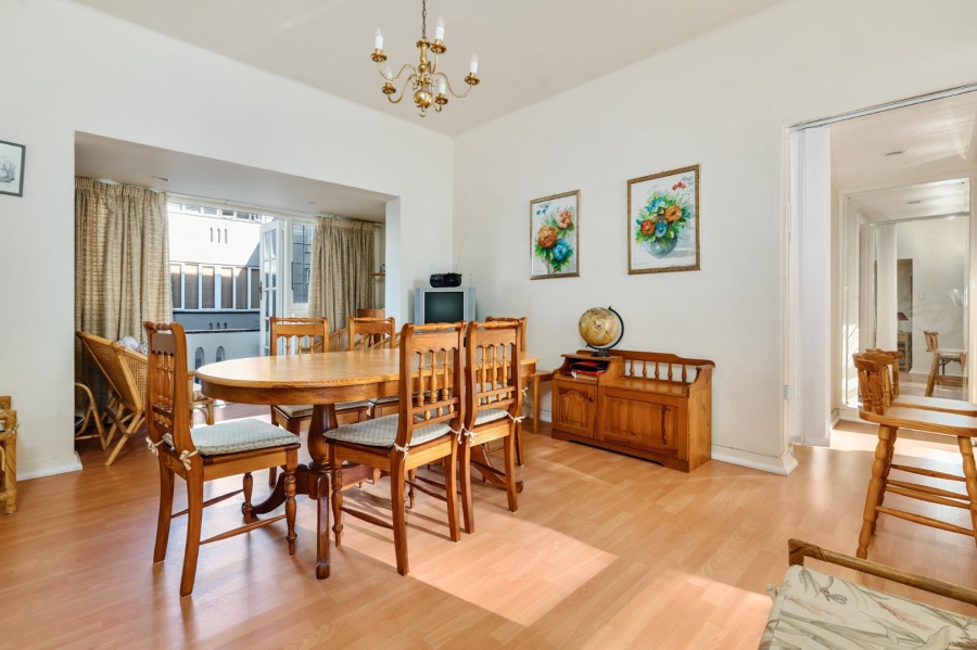 2 Bedroom Property for Sale in Sea Point Western Cape